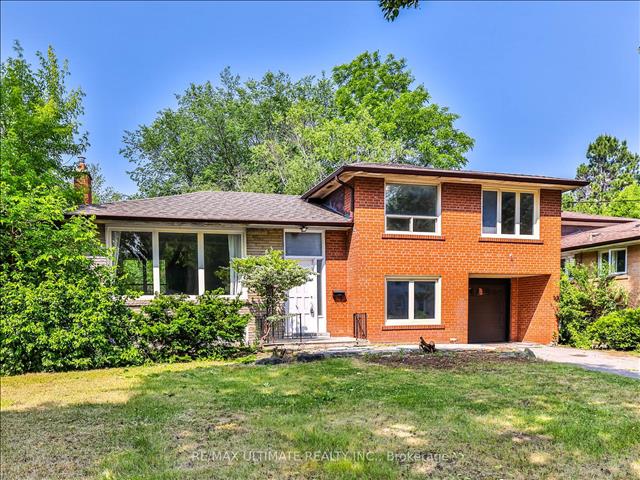 104 Maxome Ave