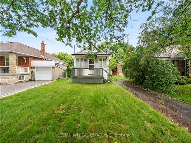 77 Athabaska Ave