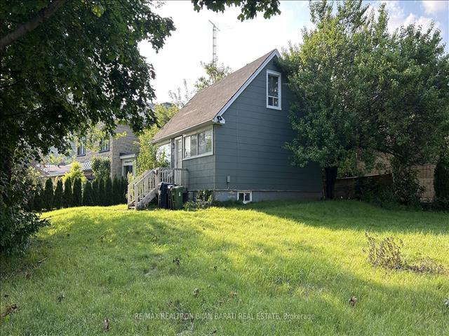 40 Wedgewood Dr