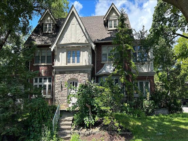 62 Elderwood Dr