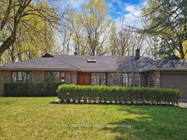 79 Forest Grove Dr