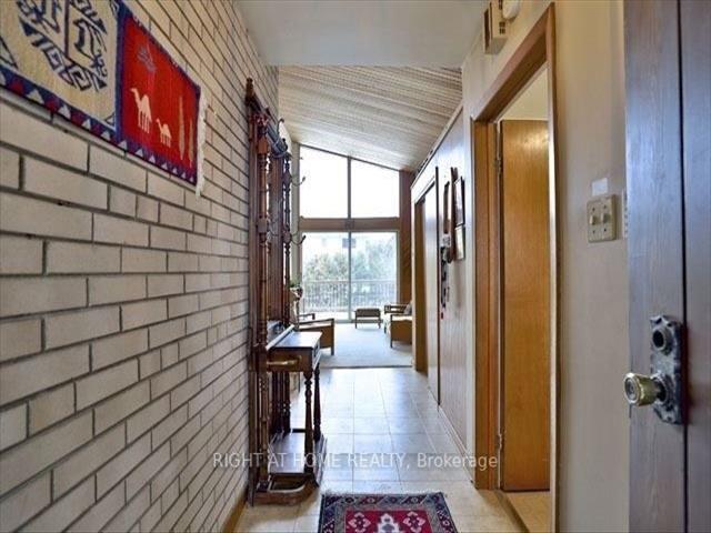 36 Danville Dr N