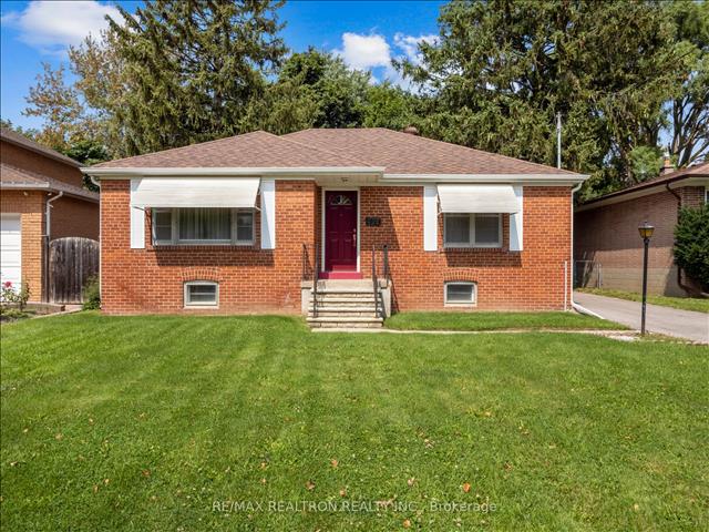 428 Hounslow Ave