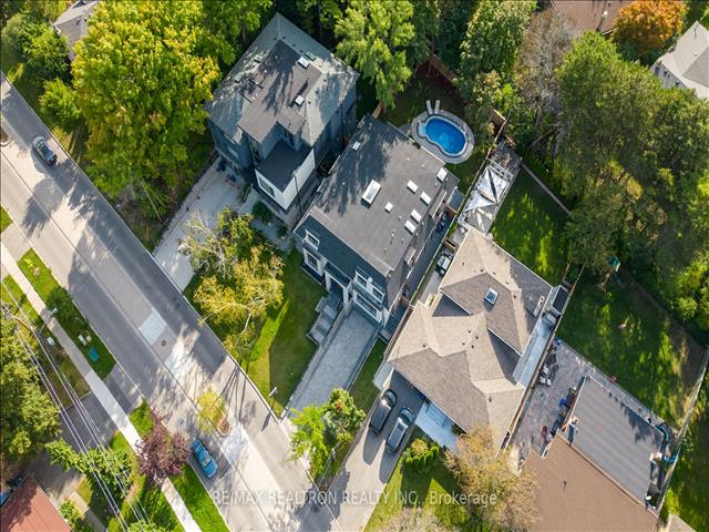 52 Burbank Dr