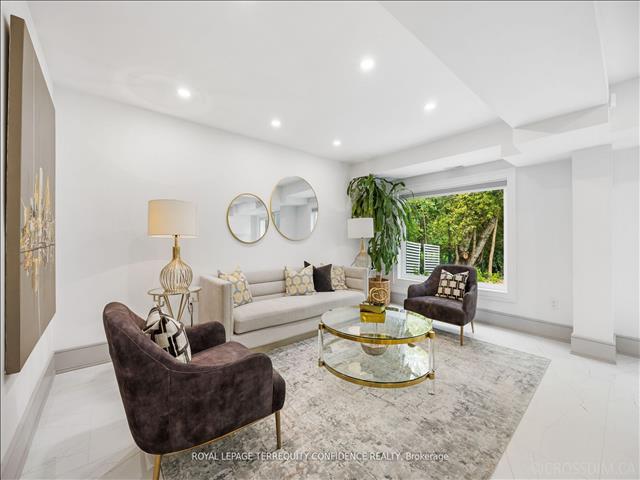 68 Dewlane Dr